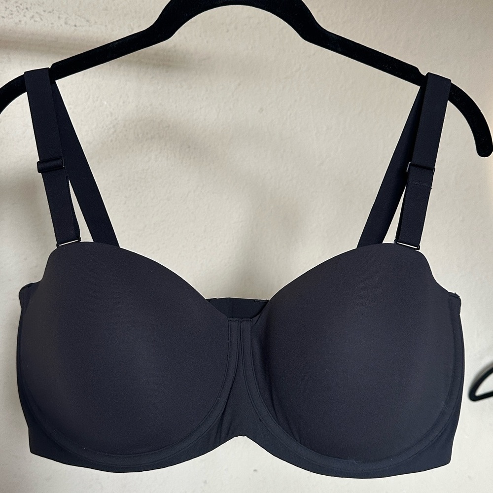 SKIMS Fits Everybody Strapless Convertible‎ Bra Onyx size 32DDD